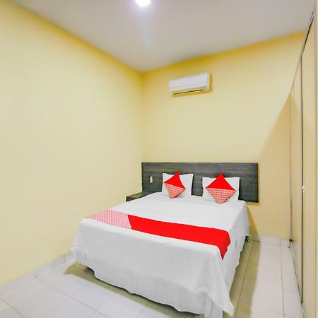 Oyo 90259 Apollo Inn Kampungbesar Bagian luar foto